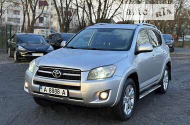 Позашляховик / Кросовер Toyota RAV4 2009 в Рівному