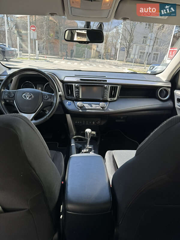 Позашляховик / Кросовер Toyota RAV4 2017 в Харкові