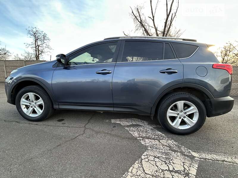 Позашляховик / Кросовер Toyota RAV4 2014 в Кривому Розі