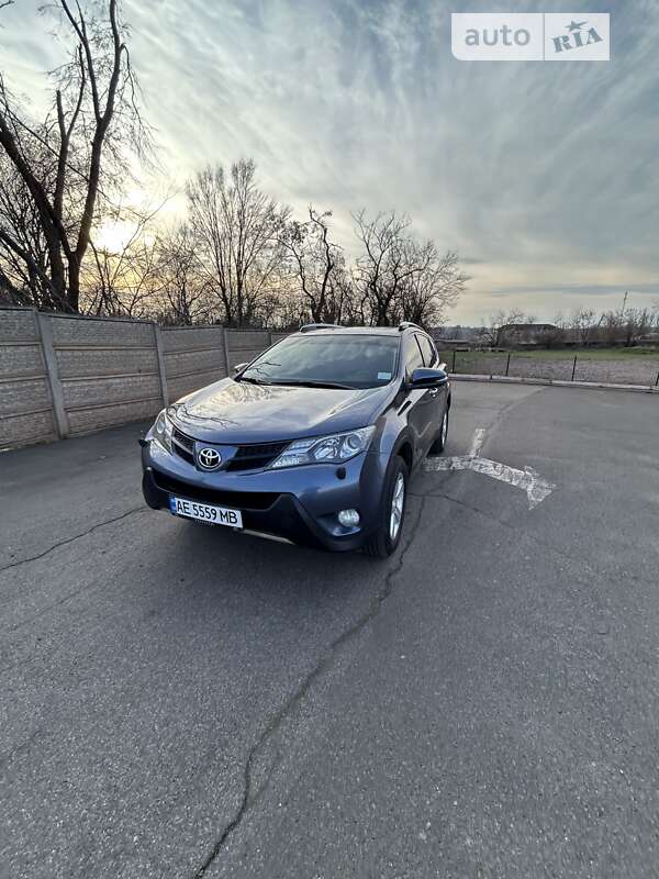 Позашляховик / Кросовер Toyota RAV4 2014 в Кривому Розі