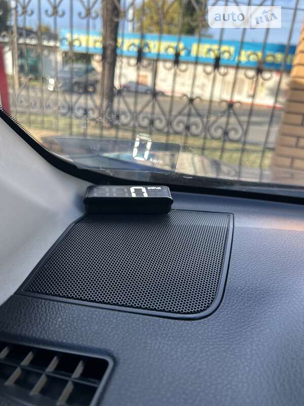 Позашляховик / Кросовер Toyota RAV4 2014 в Кривому Розі