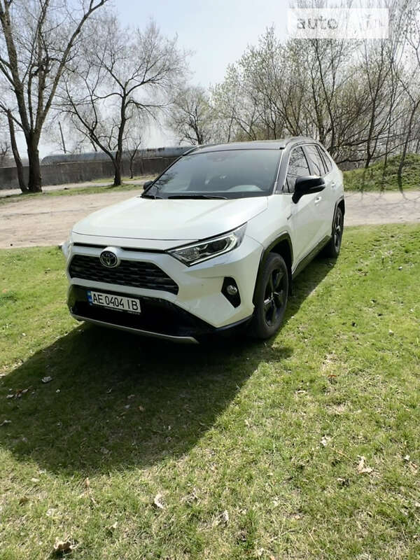 Внедорожник / Кроссовер Toyota RAV4 2021 в Днепре