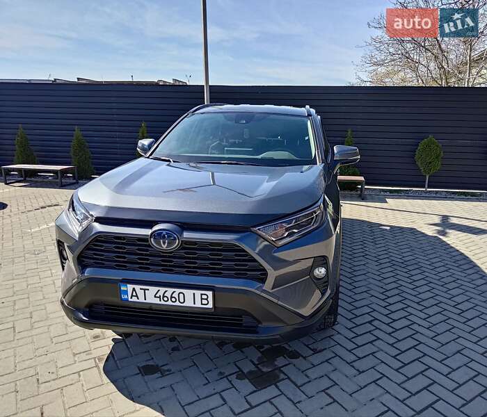 Позашляховик / Кросовер Toyota RAV4 2021 в Івано-Франківську
