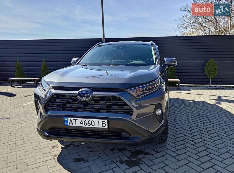 Позашляховик / Кросовер Toyota RAV4 2021 в Івано-Франківську