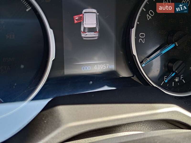 Позашляховик / Кросовер Toyota RAV4 2021 в Івано-Франківську