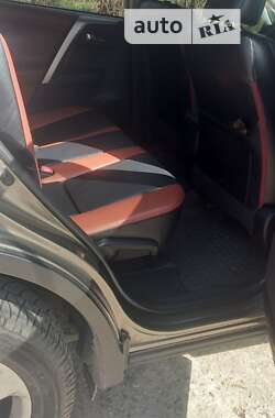 Внедорожник / Кроссовер Toyota RAV4 2013 в Каневе