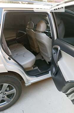 Внедорожник / Кроссовер Toyota RAV4 2007 в Днепре