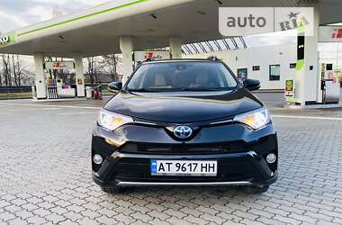 Внедорожник / Кроссовер Toyota RAV4 2016 в Богородчанах