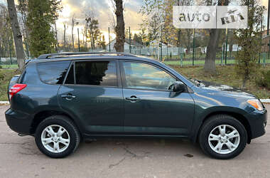 Внедорожник / Кроссовер Toyota RAV4 2012 в Новой Ушице