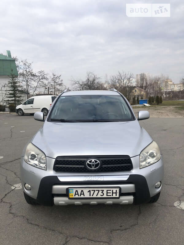 Внедорожник / Кроссовер Toyota RAV4 2007 в Киеве
