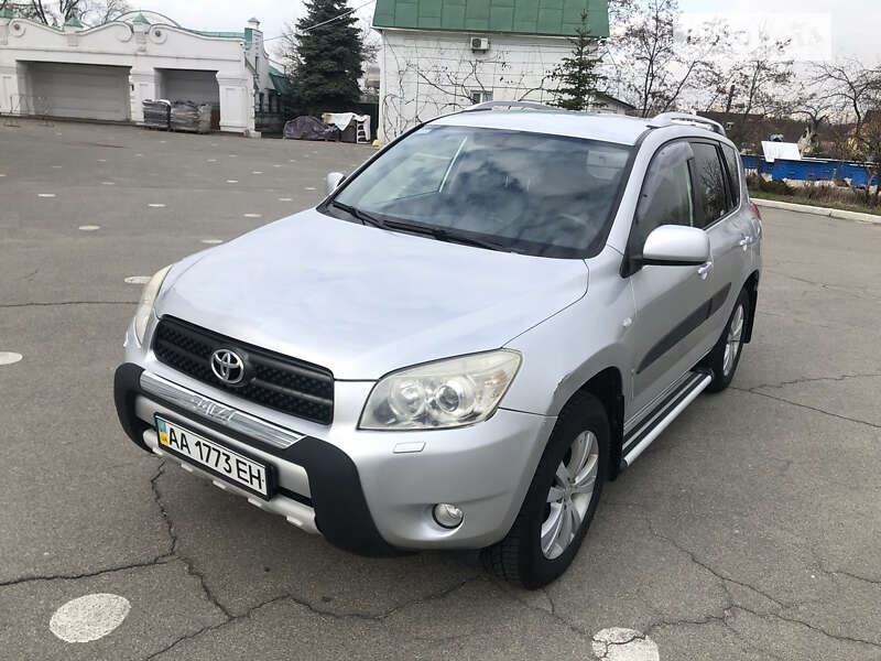 Внедорожник / Кроссовер Toyota RAV4 2007 в Киеве