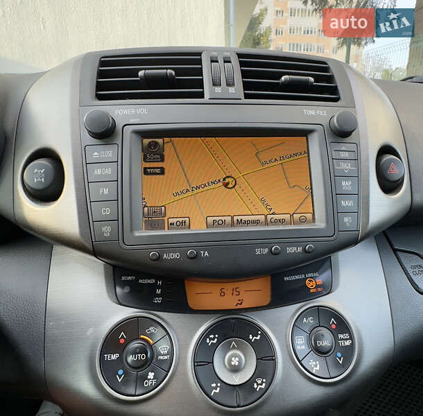 Позашляховик / Кросовер Toyota RAV4 2010 в Чернівцях