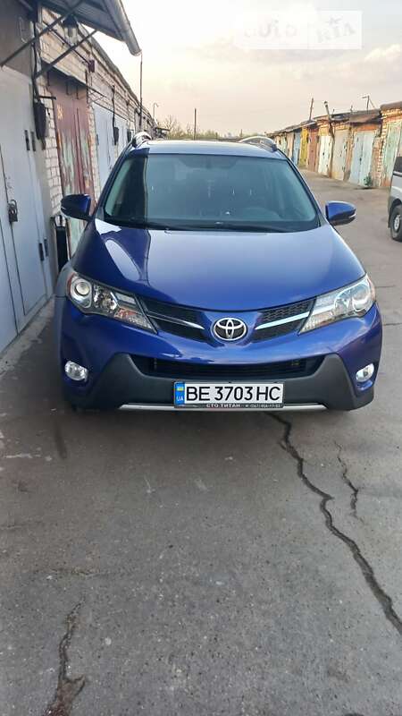 Позашляховик / Кросовер Toyota RAV4 2015 в Миколаєві