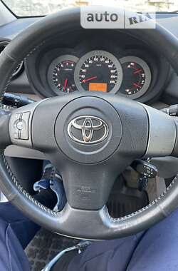 Позашляховик / Кросовер Toyota RAV4 2007 в Золочеві