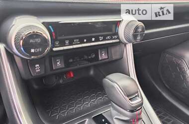 Позашляховик / Кросовер Toyota RAV4 2023 в Дніпрі