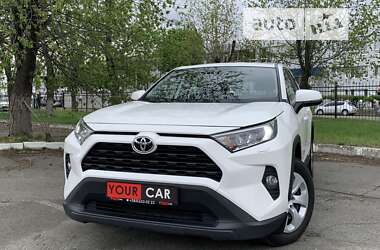 Внедорожник / Кроссовер Toyota RAV4 2019 в Киеве