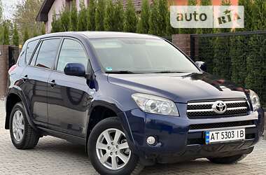 Внедорожник / Кроссовер Toyota RAV4 2006 в Калуше