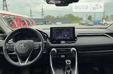 Позашляховик / Кросовер Toyota RAV4 2020 в Полтаві