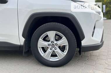 Внедорожник / Кроссовер Toyota RAV4 2020 в Житомире