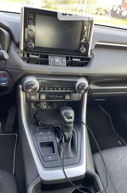 Внедорожник / Кроссовер Toyota RAV4 2020 в Чернигове