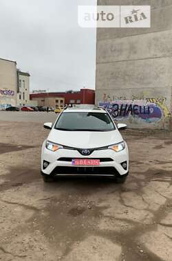 Внедорожник / Кроссовер Toyota RAV4 2018 в Тернополе