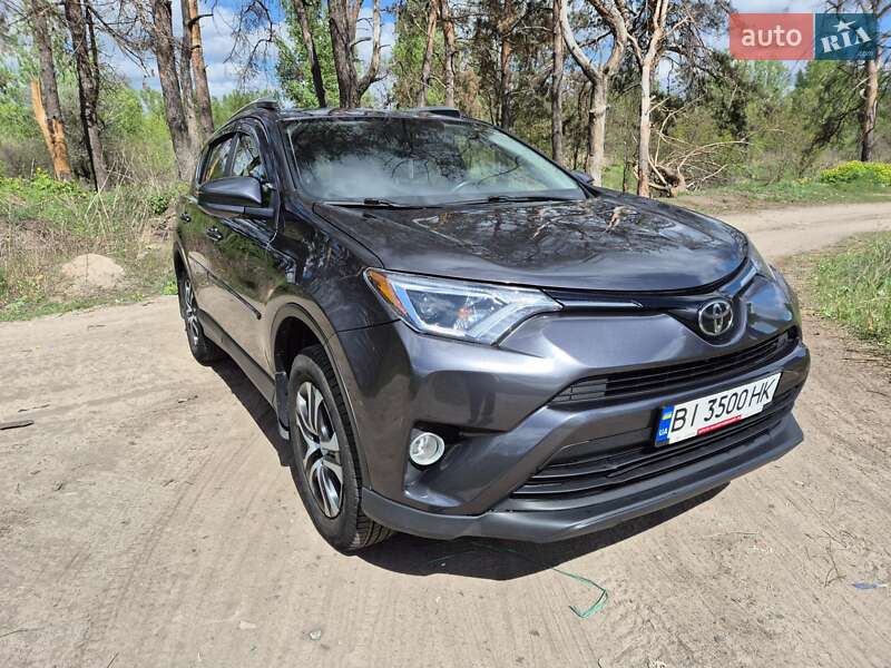 Внедорожник / Кроссовер Toyota RAV4 2017 в Харькове
