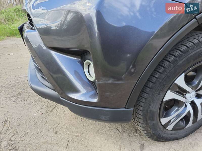 Внедорожник / Кроссовер Toyota RAV4 2017 в Харькове