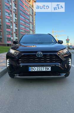 Внедорожник / Кроссовер Toyota RAV4 2021 в Тернополе