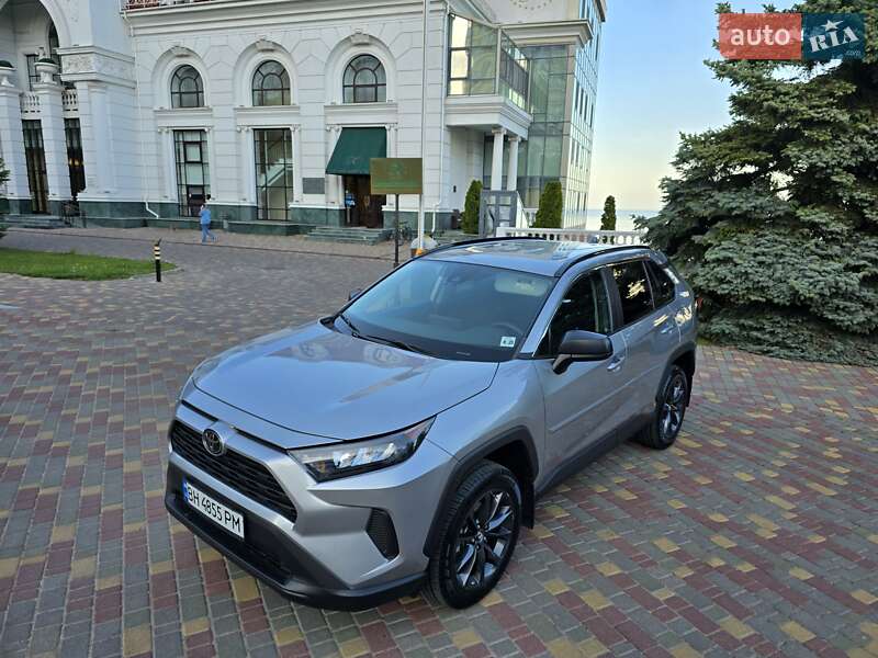 Внедорожник / Кроссовер Toyota RAV4 2020 в Одессе