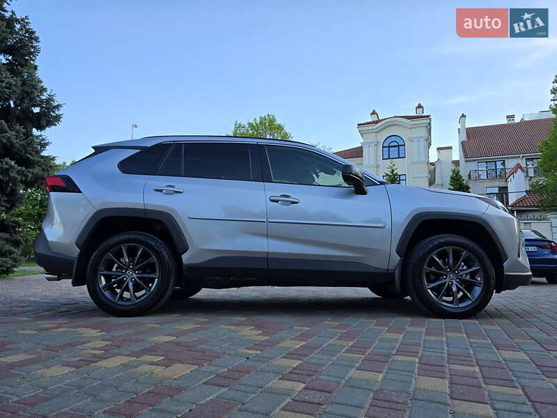 Внедорожник / Кроссовер Toyota RAV4 2020 в Одессе