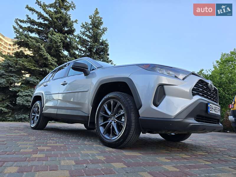 Внедорожник / Кроссовер Toyota RAV4 2020 в Одессе