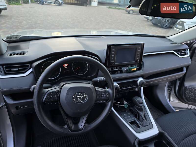 Внедорожник / Кроссовер Toyota RAV4 2020 в Одессе