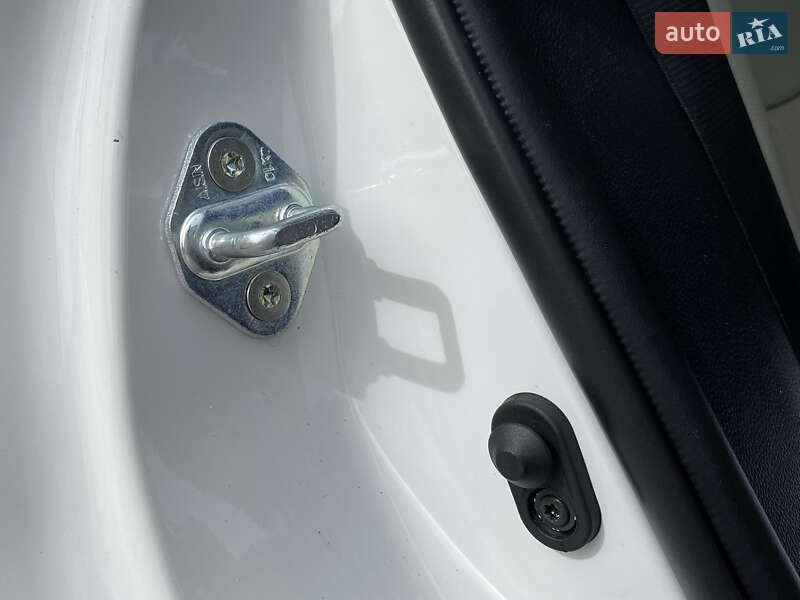 Внедорожник / Кроссовер Toyota RAV4 2020 в Тернополе фото 27 Внедорожник / Кроссовер Toyota RAV4 2020 в Тернополе