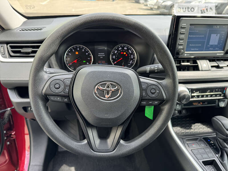 Внедорожник / Кроссовер Toyota RAV4 2021 в Киеве