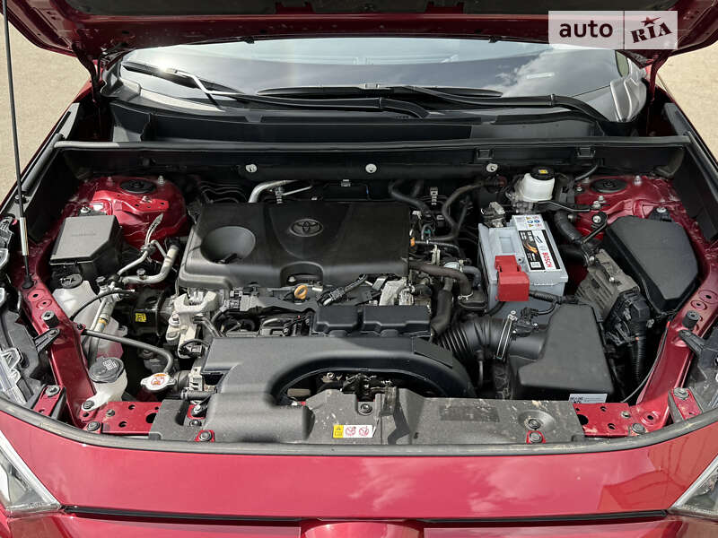 Внедорожник / Кроссовер Toyota RAV4 2021 в Киеве