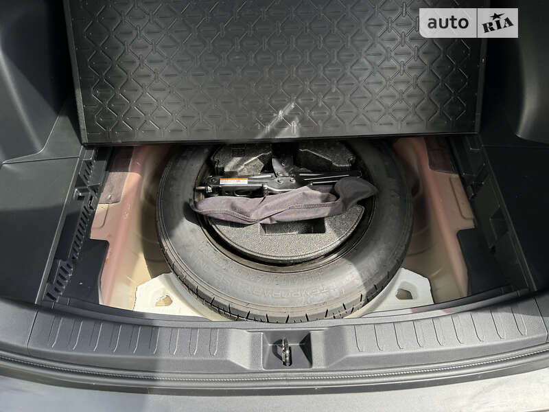 Внедорожник / Кроссовер Toyota RAV4 2021 в Киеве