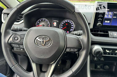 Внедорожник / Кроссовер Toyota RAV4 2020 в Львове