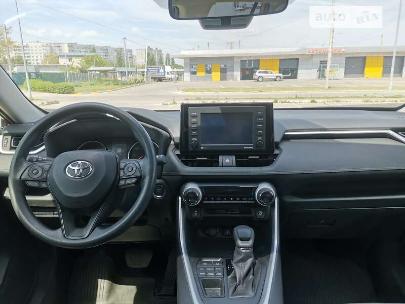 Внедорожник / Кроссовер Toyota RAV4 2022 в Полтаве