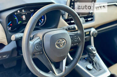 Внедорожник / Кроссовер Toyota RAV4 2021 в Киеве