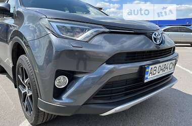 Внедорожник / Кроссовер Toyota RAV4 2017 в Виннице