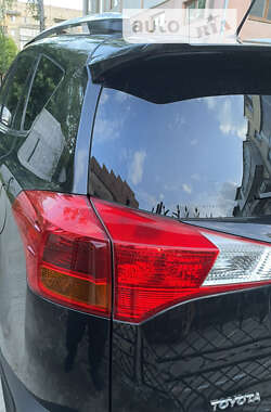 Позашляховик / Кросовер Toyota RAV4 2013 в Чернівцях