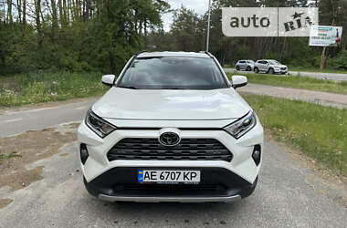 Внедорожник / Кроссовер Toyota RAV4 2019 в Киеве