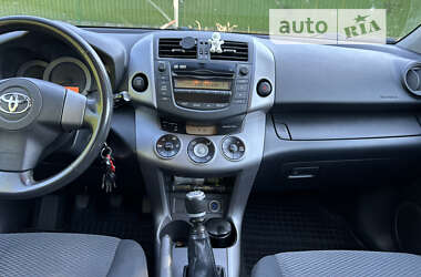 Внедорожник / Кроссовер Toyota RAV4 2006 в Чорткове