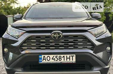 Внедорожник / Кроссовер Toyota RAV4 2020 в Виноградове