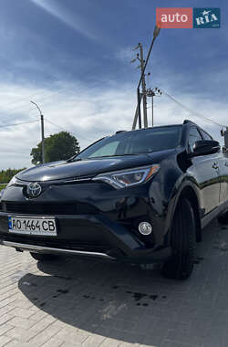 Внедорожник / Кроссовер Toyota RAV4 2017 в Тячеве