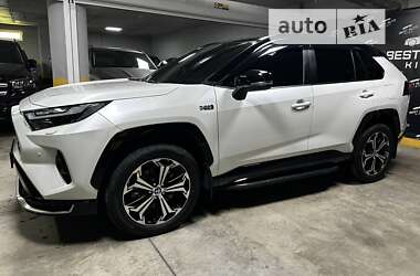 Внедорожник / Кроссовер Toyota RAV4 2023 в Киеве