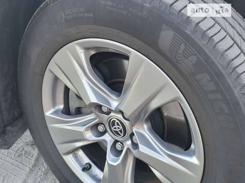 Позашляховик / Кросовер Toyota RAV4 2023 в Києві фото 11 Позашляховик / Кросовер Toyota RAV4 2023 в Києві