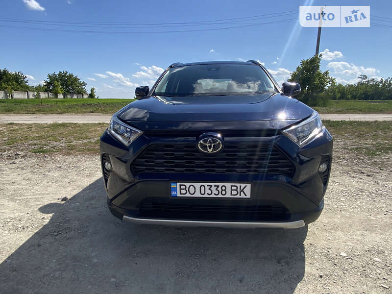 Внедорожник / Кроссовер Toyota RAV4 2021 в Тернополе
