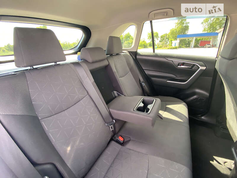 Внедорожник / Кроссовер Toyota RAV4 2021 в Тернополе