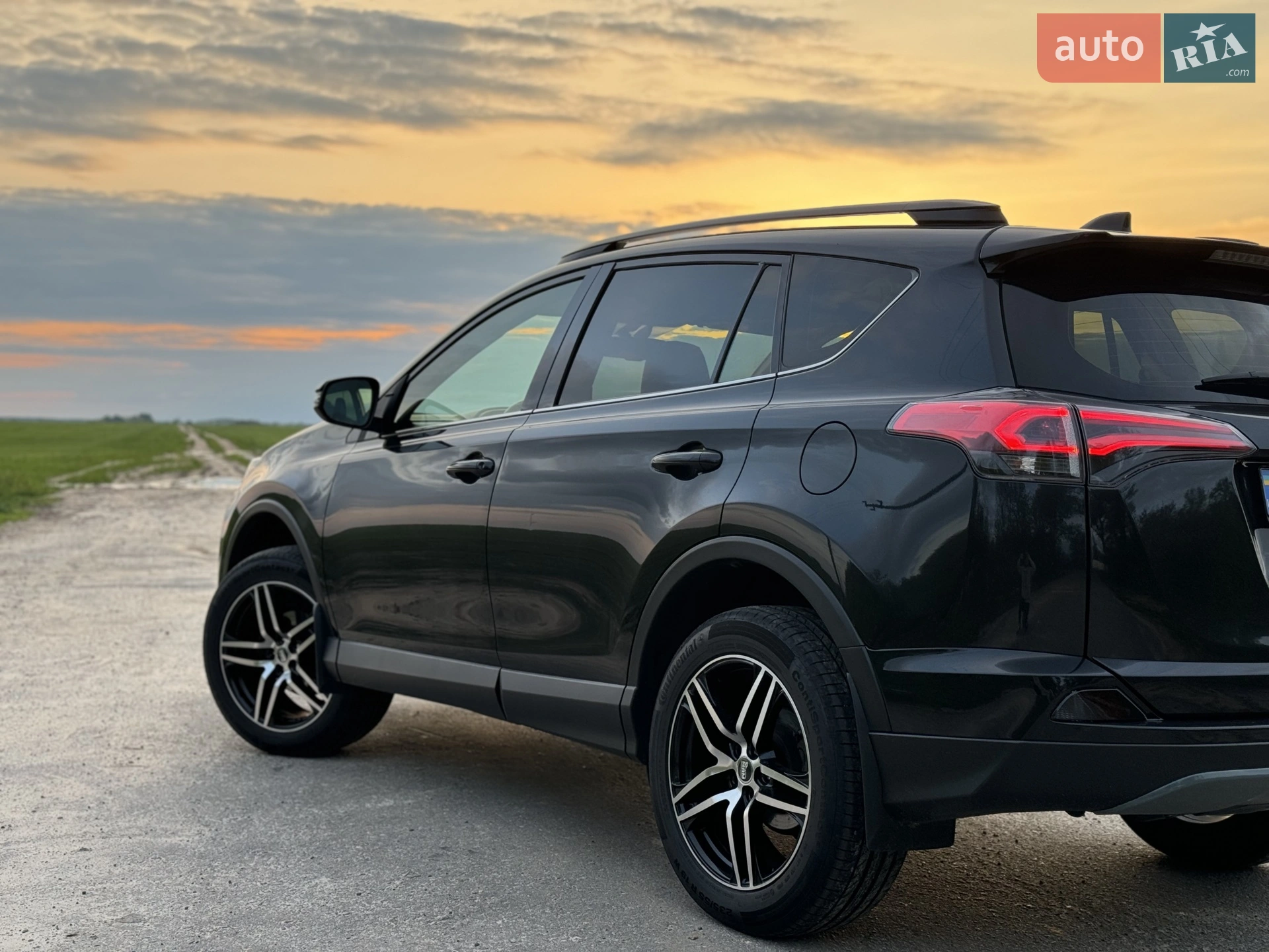 2017 Toyota RAV 4 - мініатюра 2